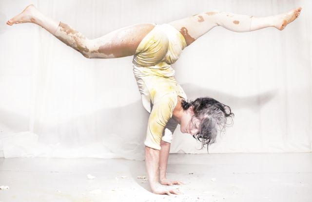 Natalie Reckert als Superhelfin, © Katharina Rudnicki