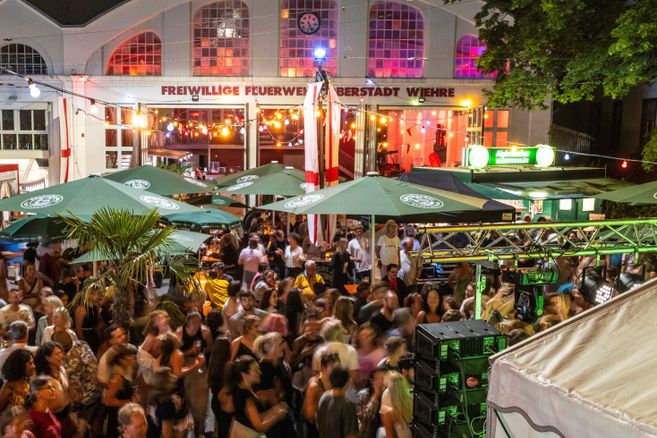 Party am Gerätehaus