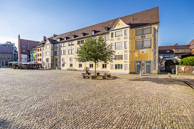 Stadtbibliothek Freiburg mit Münsterplatz
