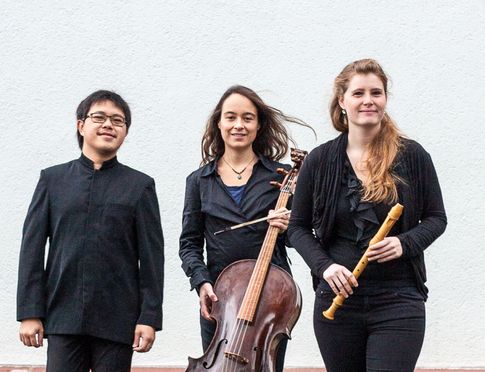 Barockensemble Klangweber: Johanna Weber, Monika Ecker und Adhi Jacinth Tanumihardja