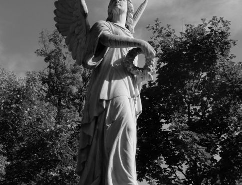 Grabstein Engel Alter Friedhof