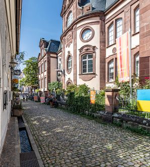 Gebäude mit Beige Fassade des Museums 