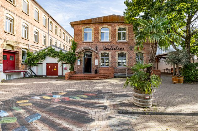 Gebäude des Vorderhaus mit Innenhof 