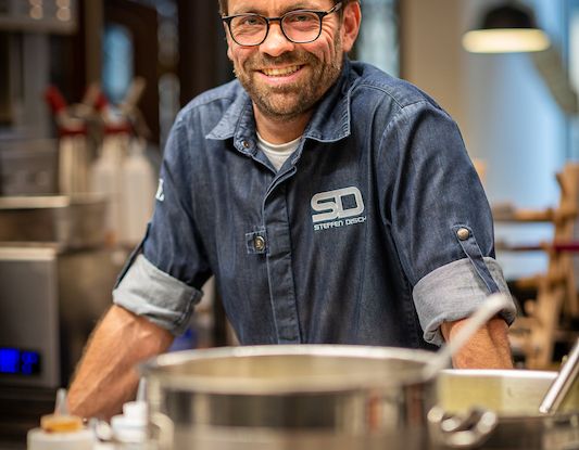 Cours de cuisine avec Steffen Disch - Sauces, fonds, soupes - trucs et astuces de la cuisine étoilée