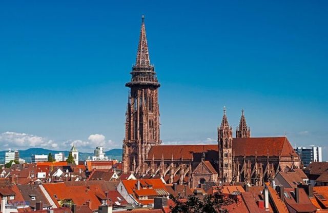 Visite guidée publique de la ville de Fribourg avec visite de la cathédrale 2025 - Visite guidée de la vieille ville de Fribourg avec visite de la cathédrale 2025