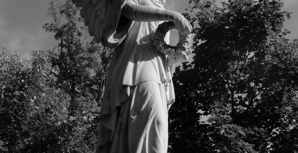 Grabstein Engel Alter Friedhof
