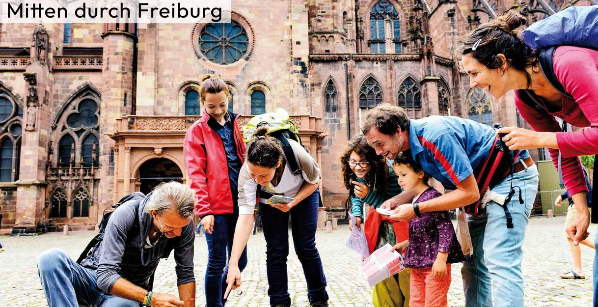 Familientour von Schafstour, exit game vor dem Freiburger Münster
