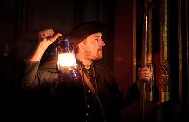 Historix-Tours: Ghosts, hauntings and white women - city tour with actors