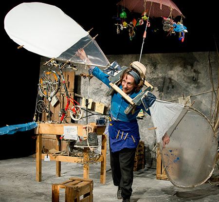 Theater Patati Patata - Gustav, the flying bike builder