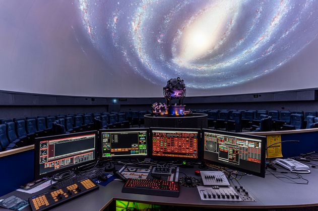 Computer im Planetarium Freiburg