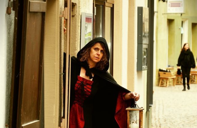 Historix-Tours : Sorcières, torture, bûcher - visite guidée de la ville avec des acteurs*.